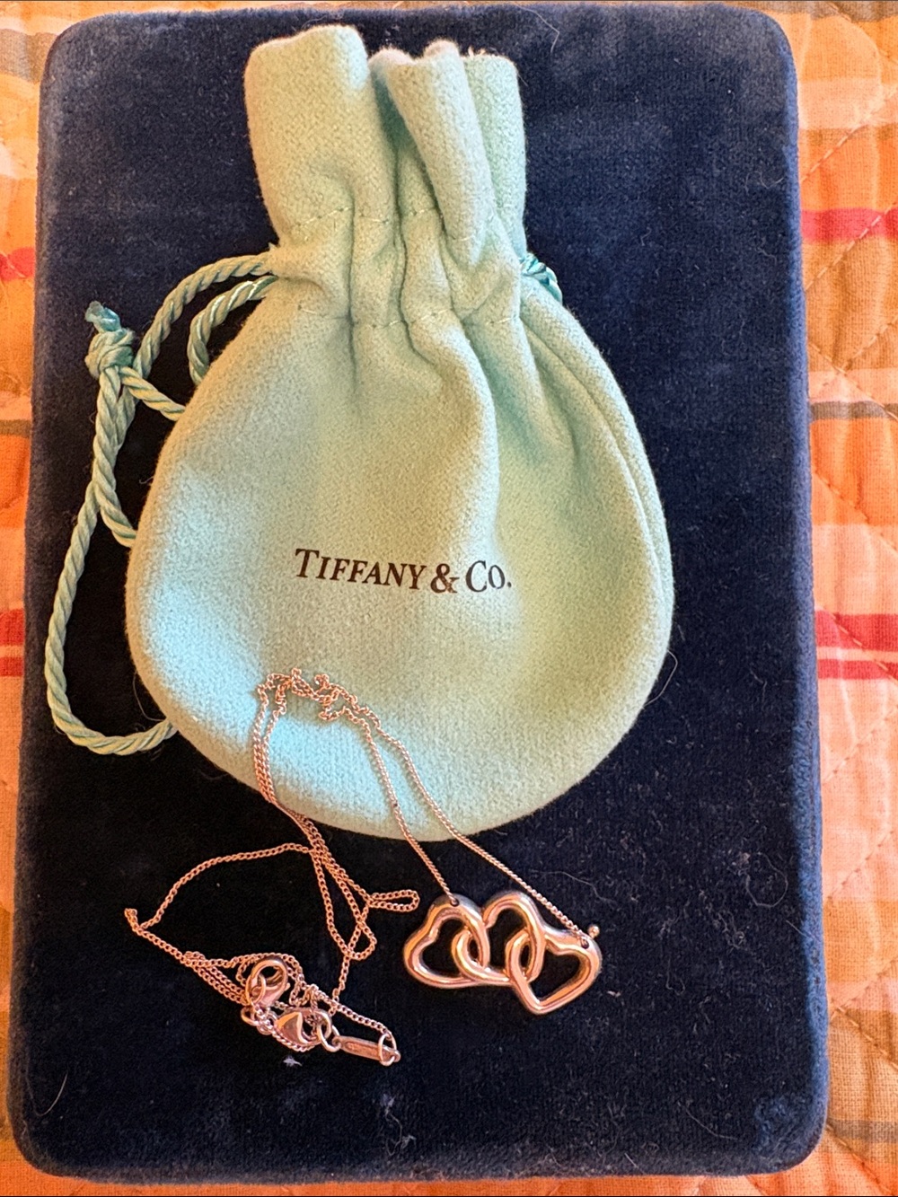 Tiffany & Co triple interlocking heart Sterling silver necklace - read - Picture 5 of 5